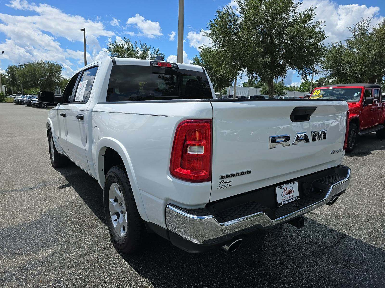 Автомобіль Ram 1500 Big Horn Crew Cab Short Bed 2025 | GrandCar Автомобіль Ram 1500 Big Horn Crew Cab Short Bed 2025 | GrandCar