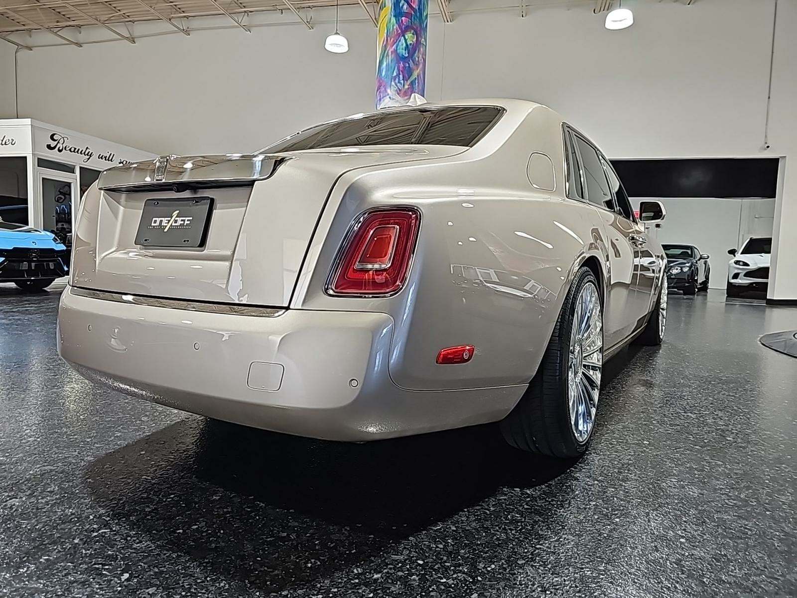 Автомобиль Rolls-Royce Phantom 2019 | GrandCar Автомобиль Rolls-Royce Phantom 2019 | GrandCar