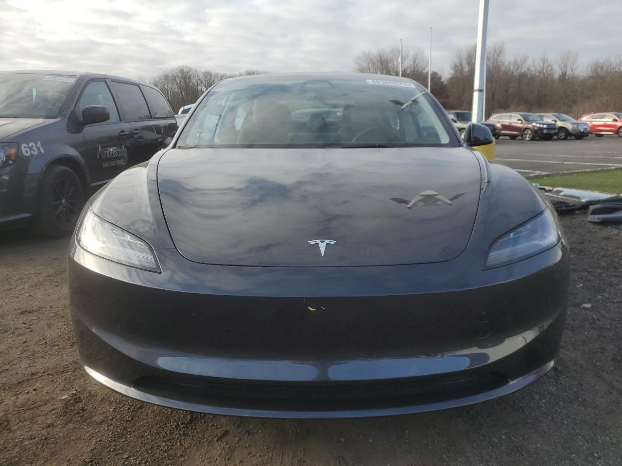 Автомобиль TESLA MODEL 3 2024 | GrandCar Автомобиль TESLA MODEL 3 2024 | GrandCar