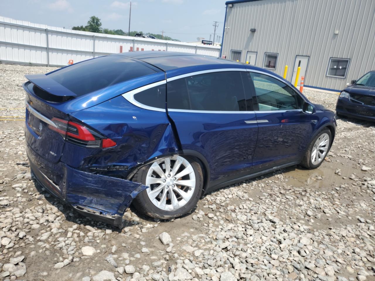 Автомобиль TESLA MODEL X 2016 | GrandCar Автомобиль TESLA MODEL X 2016 | GrandCar