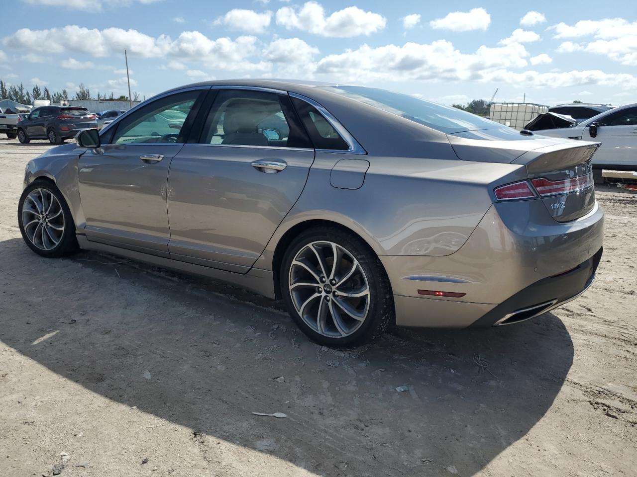 Автомобиль LINCOLN MKZ RESERVE I 2019 | GrandCar Автомобиль LINCOLN MKZ RESERVE I 2019 | GrandCar