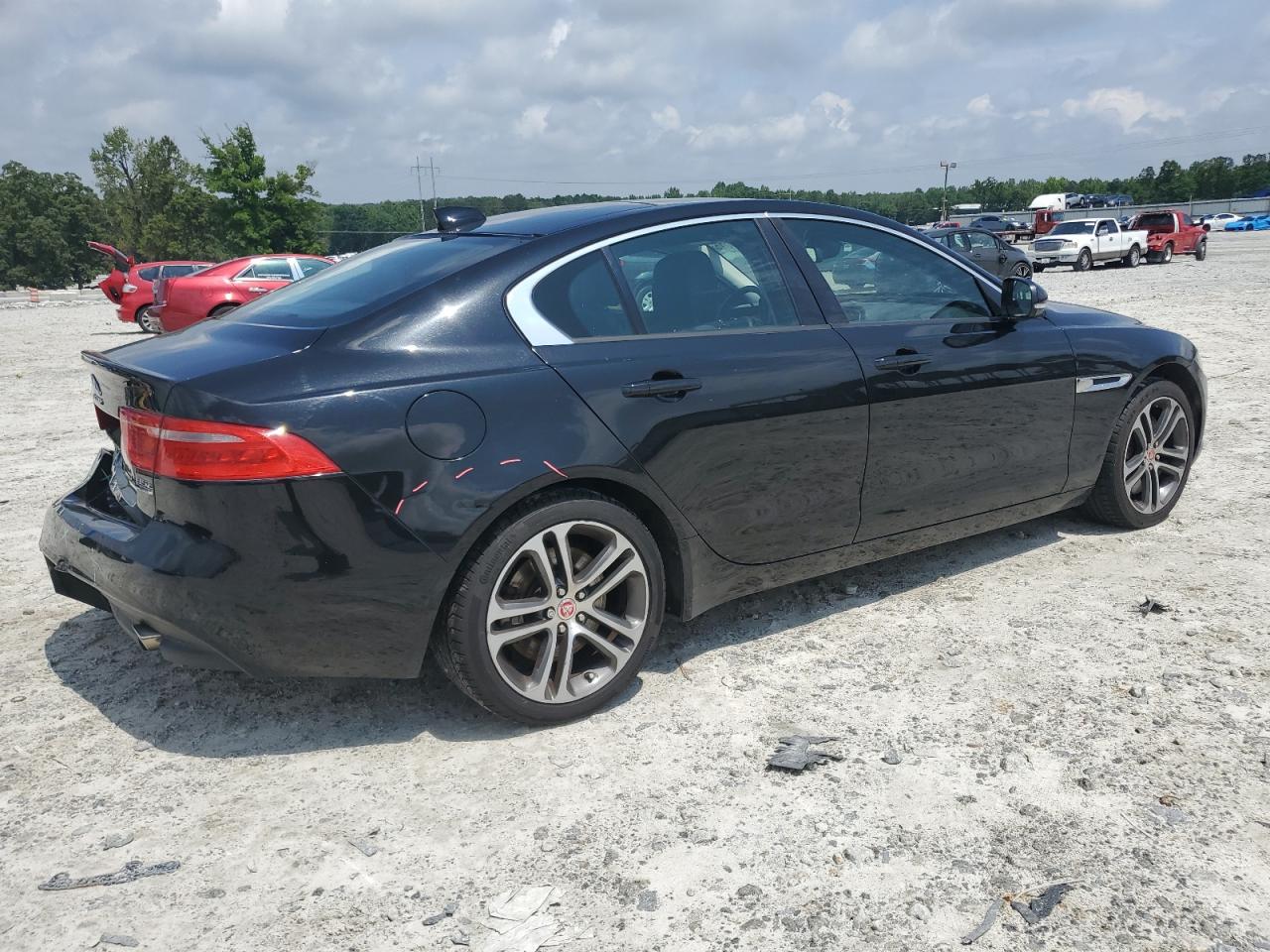 Автомобиль JAGUAR XE PREMIUM 2017 | GrandCar Автомобиль JAGUAR XE PREMIUM 2017 | GrandCar