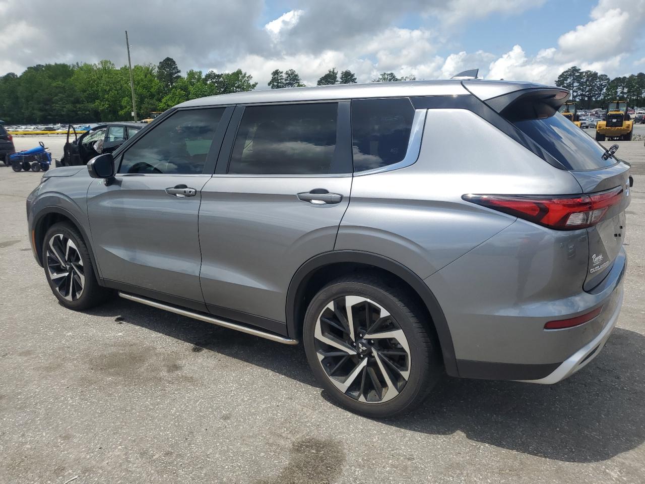 Автомобіль MITSUBISHI OUTLANDER SE 2023 | GrandCar Автомобіль MITSUBISHI OUTLANDER SE 2023 | GrandCar