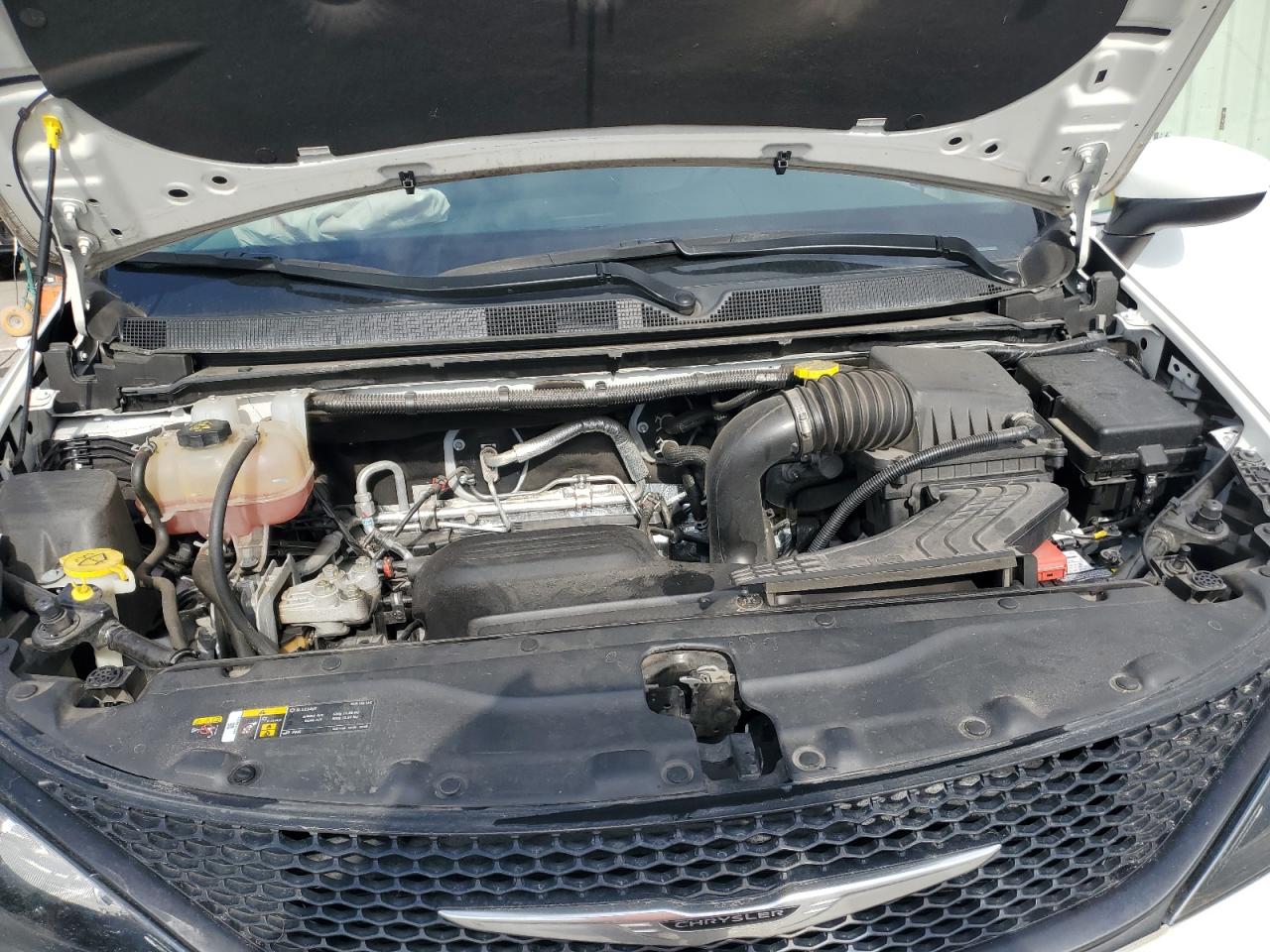 Автомобиль CHRYSLER VOYAGER LX 2022 | GrandCar Автомобиль CHRYSLER VOYAGER LX 2022 | GrandCar
