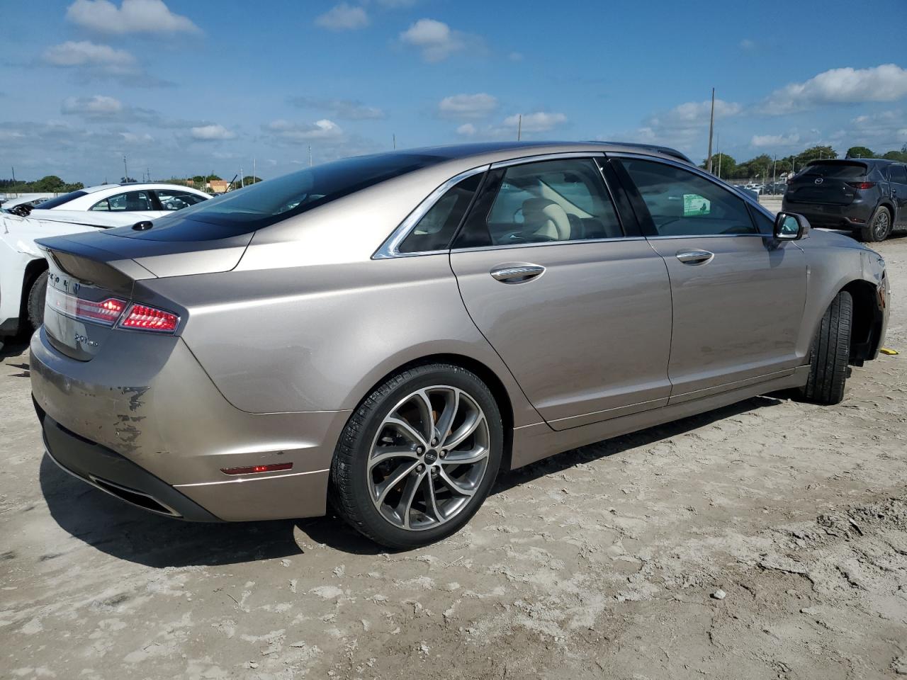 Автомобиль LINCOLN MKZ RESERVE I 2019 | GrandCar Автомобиль LINCOLN MKZ RESERVE I 2019 | GrandCar