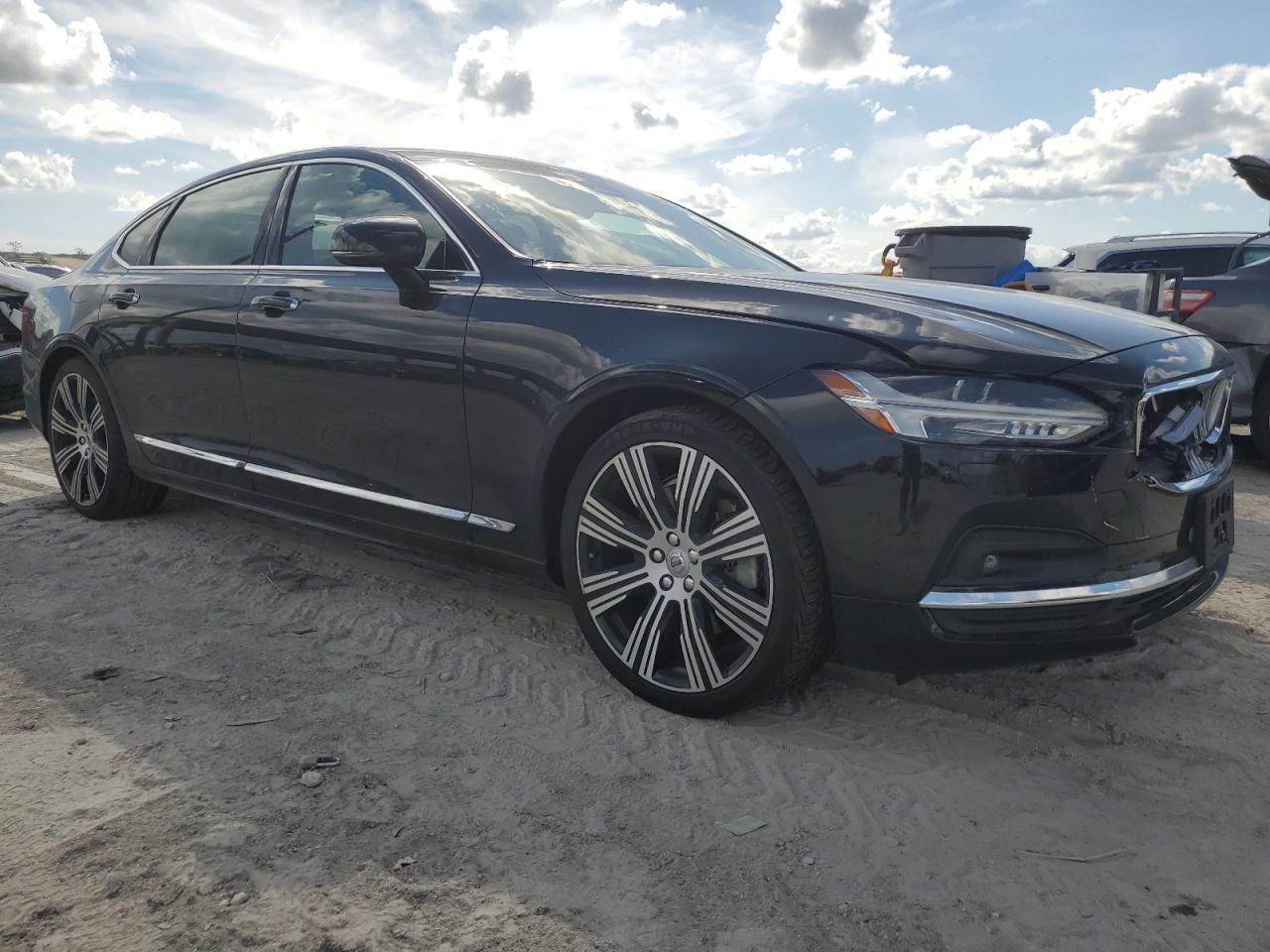 Автомобиль VOLVO S90 B6 INSCRIPTION 2022 | GrandCar Автомобиль VOLVO S90 B6 INSCRIPTION 2022 | GrandCar
