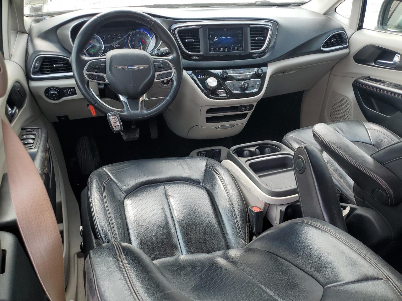 Автомобиль CHRYSLER PACIFICA TOURING L 2020 | GrandCar Автомобиль CHRYSLER PACIFICA TOURING L 2020 | GrandCar