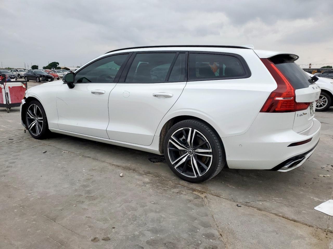 Автомобиль VOLVO V60 T5 R-DESIGN 2020 | GrandCar Автомобиль VOLVO V60 T5 R-DESIGN 2020 | GrandCar