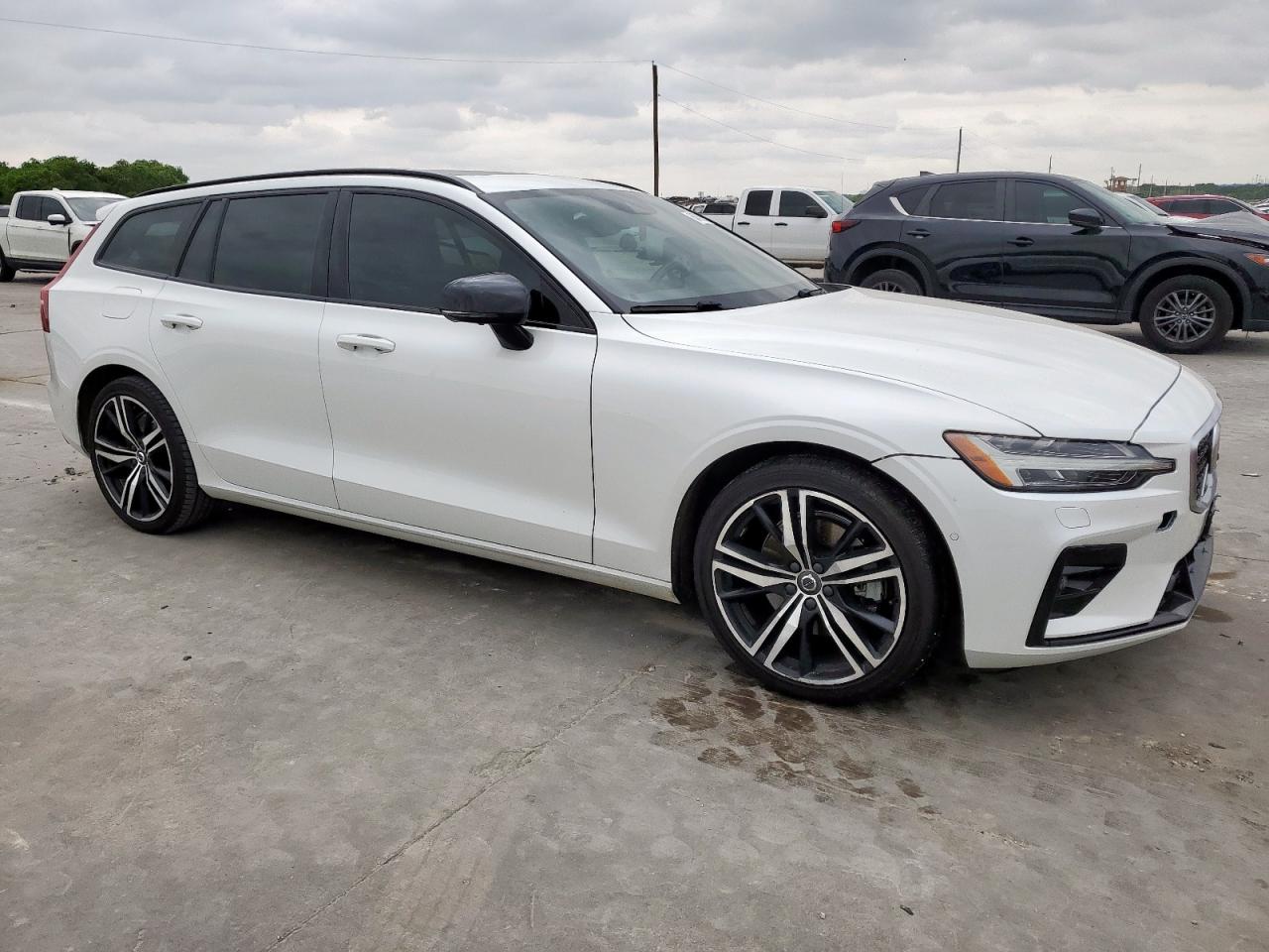 Автомобиль VOLVO V60 T5 R-DESIGN 2020 | GrandCar Автомобиль VOLVO V60 T5 R-DESIGN 2020 | GrandCar