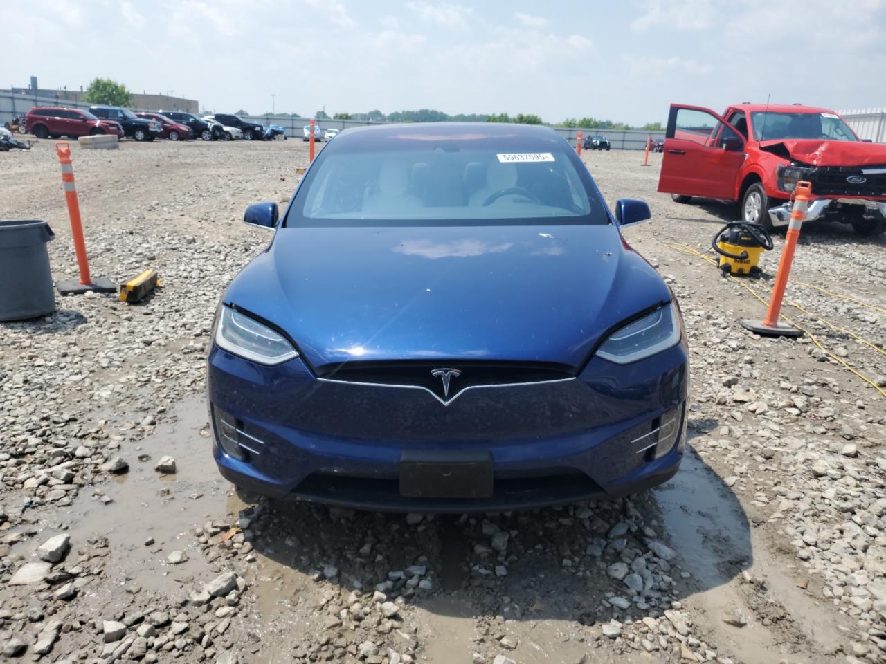 Автомобиль TESLA MODEL X 2016 | GrandCar Автомобиль TESLA MODEL X 2016 | GrandCar