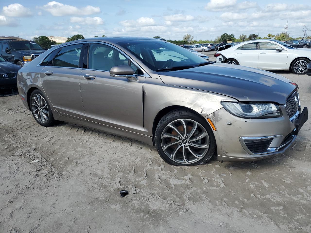 Автомобиль LINCOLN MKZ RESERVE I 2019 | GrandCar Автомобиль LINCOLN MKZ RESERVE I 2019 | GrandCar