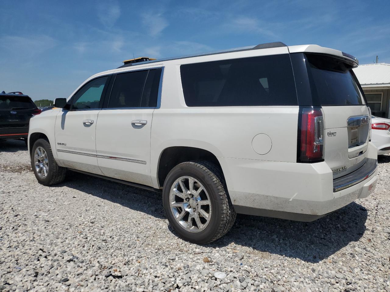 Автомобиль GMC YUKON XL DENALI 2017 | GrandCar Автомобиль GMC YUKON XL DENALI 2017 | GrandCar