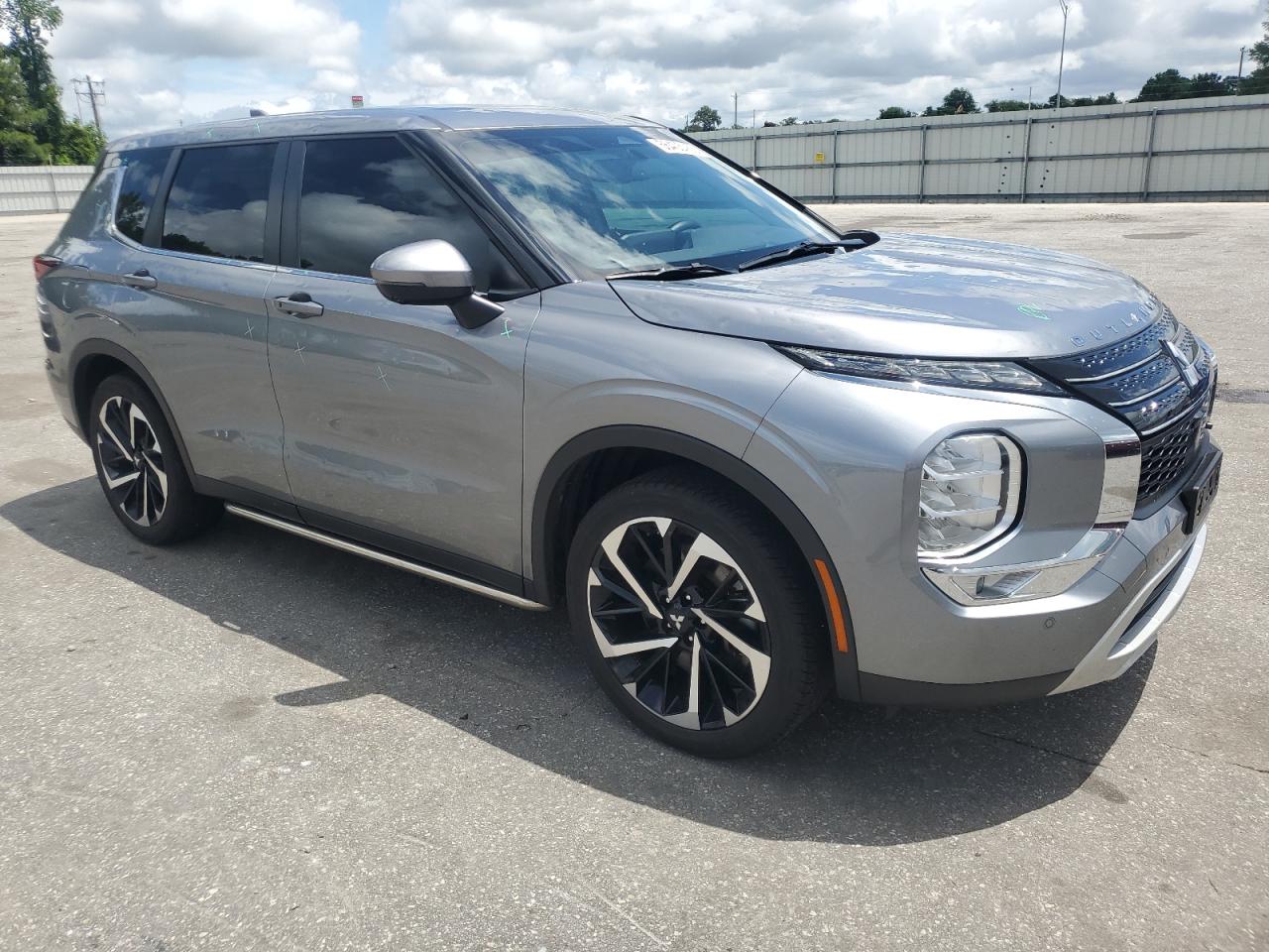 Автомобіль MITSUBISHI OUTLANDER SE 2023 | GrandCar Автомобіль MITSUBISHI OUTLANDER SE 2023 | GrandCar