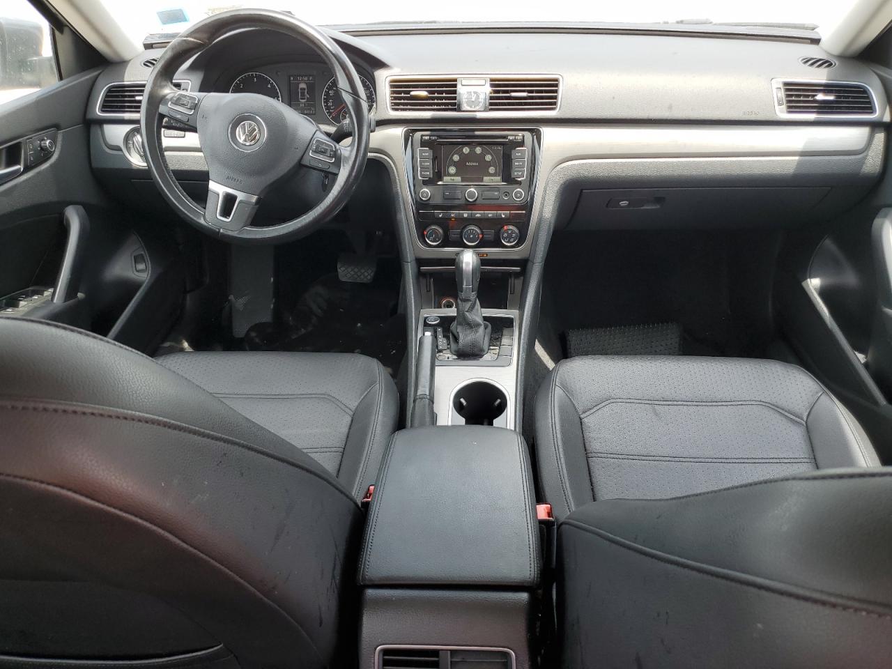 Автомобиль VOLKSWAGEN PASSAT SE 2015 | GrandCar Автомобиль VOLKSWAGEN PASSAT SE 2015 | GrandCar