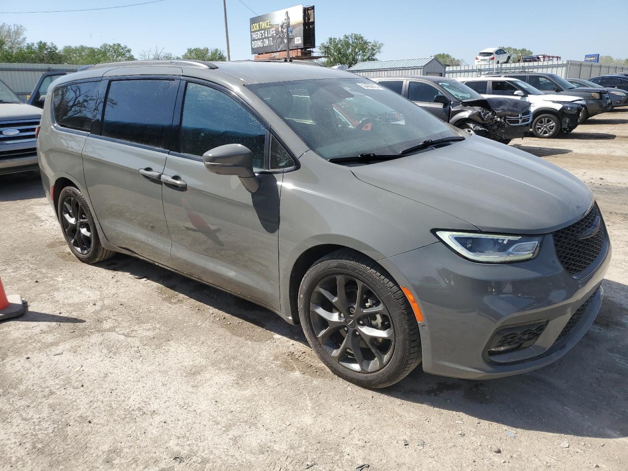 Автомобиль CHRYSLER PACIFICA TOURING L 2021 | GrandCar Автомобиль CHRYSLER PACIFICA TOURING L 2021 | GrandCar