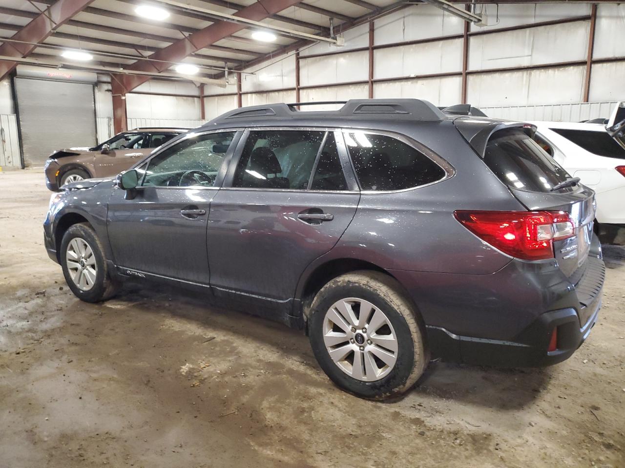 Автомобиль SUBARU OUTBACK 2.5I PREMIUM 2018 | GrandCar Автомобиль SUBARU OUTBACK 2.5I PREMIUM 2018 | GrandCar
