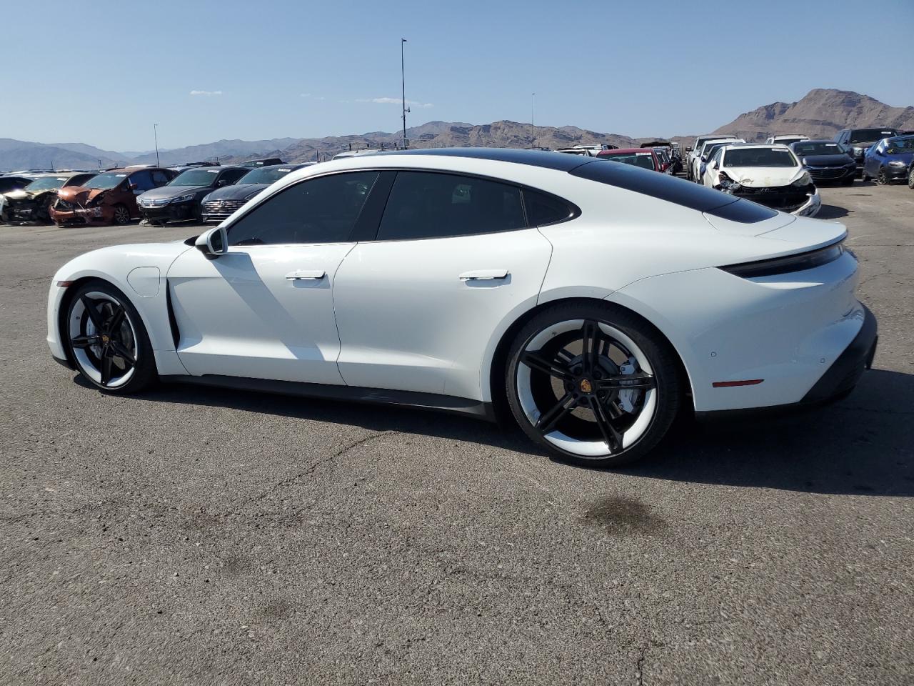 Автомобиль PORSCHE TAYCAN 2022 | GrandCar Автомобиль PORSCHE TAYCAN 2022 | GrandCar
