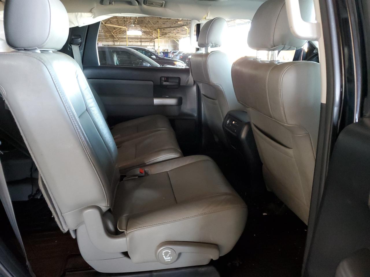 Автомобіль TOYOTA SEQUOIA SR5 2018 | GrandCar Автомобіль TOYOTA SEQUOIA SR5 2018 | GrandCar