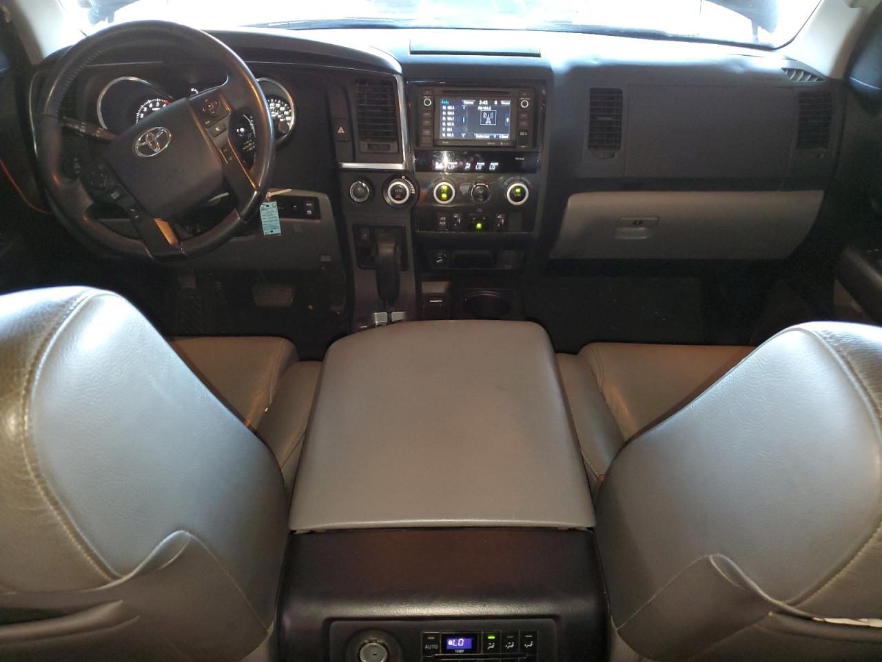 Автомобіль TOYOTA SEQUOIA SR5 2018 | GrandCar Автомобіль TOYOTA SEQUOIA SR5 2018 | GrandCar