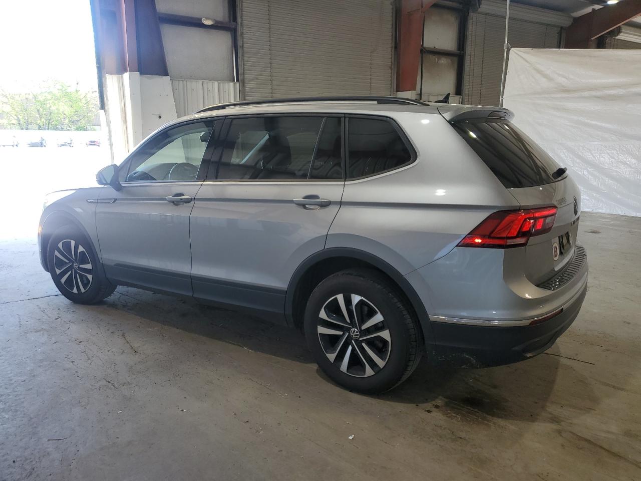 Автомобиль VOLKSWAGEN TIGUAN S 2023 | GrandCar Автомобиль VOLKSWAGEN TIGUAN S 2023 | GrandCar