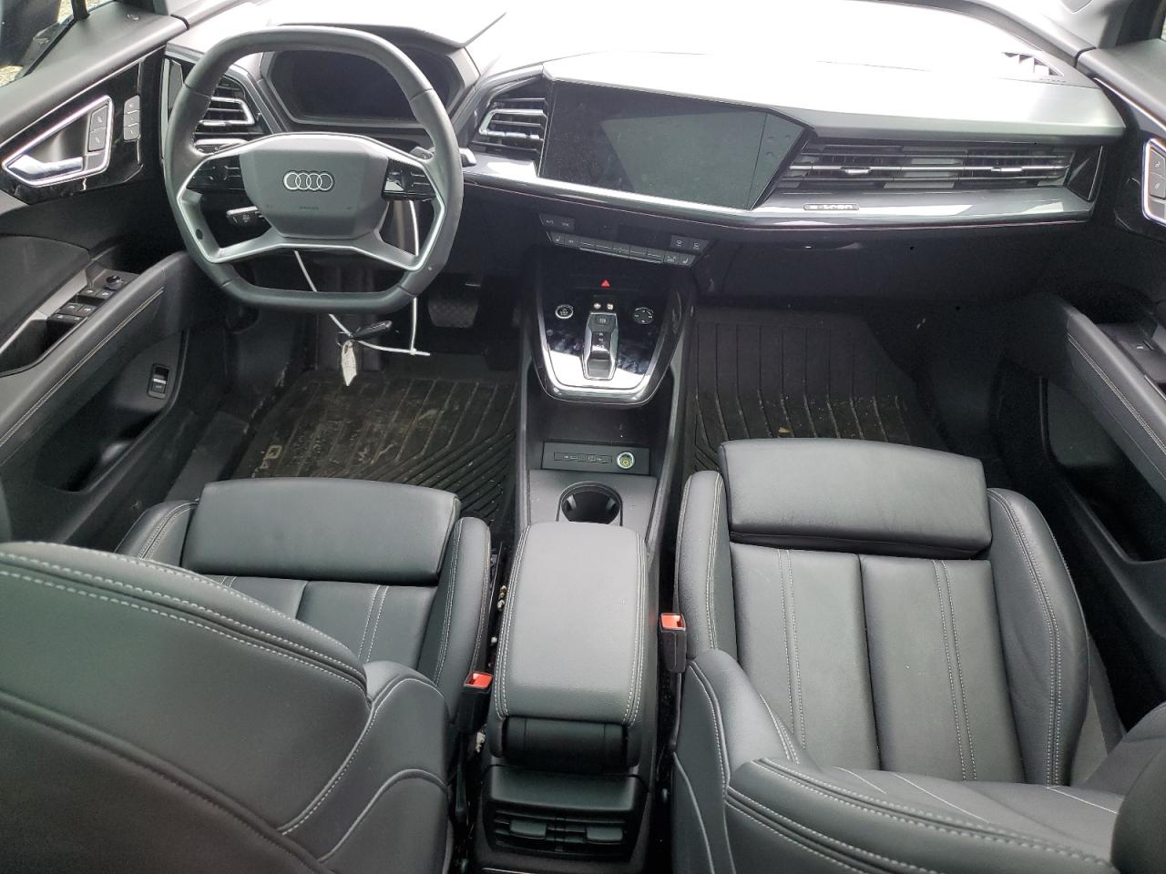 Автомобиль AUDI Q4 E-TRON PREMIUM PLUS S-LINE 2022 | GrandCar Автомобиль AUDI Q4 E-TRON PREMIUM PLUS S-LINE 2022 | GrandCar