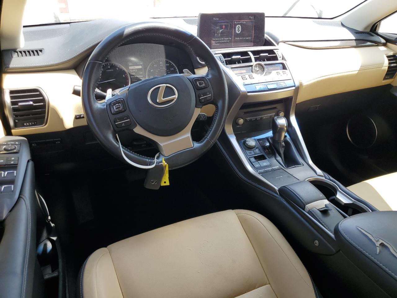 Автомобіль LEXUS NX 300 BASE 2019 | GrandCar Автомобіль LEXUS NX 300 BASE 2019 | GrandCar