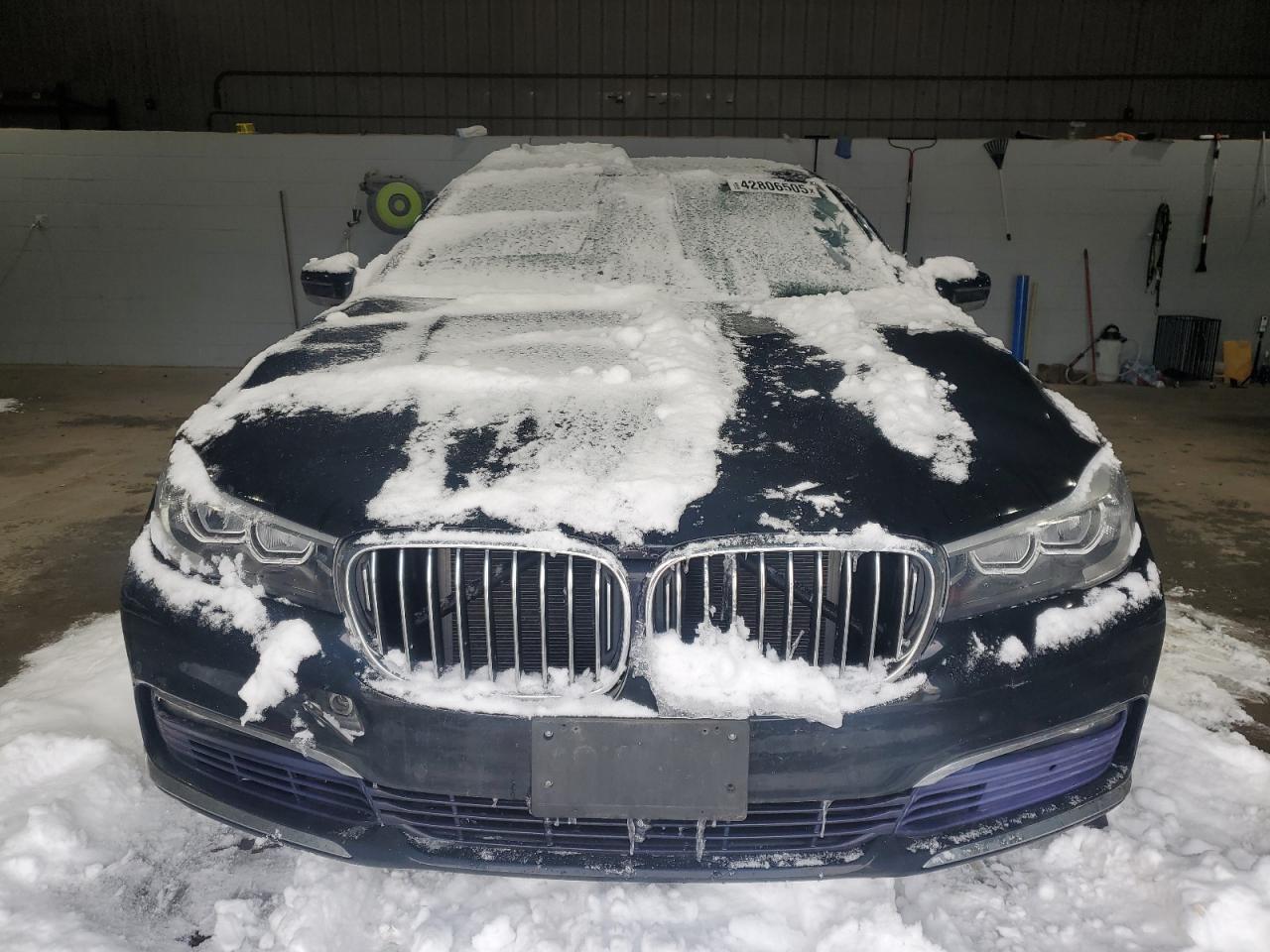 Автомобиль BMW 740 XI 2017 | GrandCar Автомобиль BMW 740 XI 2017 | GrandCar