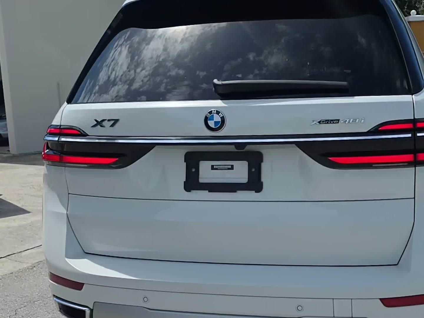 Автомобіль BMW X7 Sports Activity Vehicle xDrive40i 2023 | GrandCar Автомобіль BMW X7 Sports Activity Vehicle xDrive40i 2023 | GrandCar