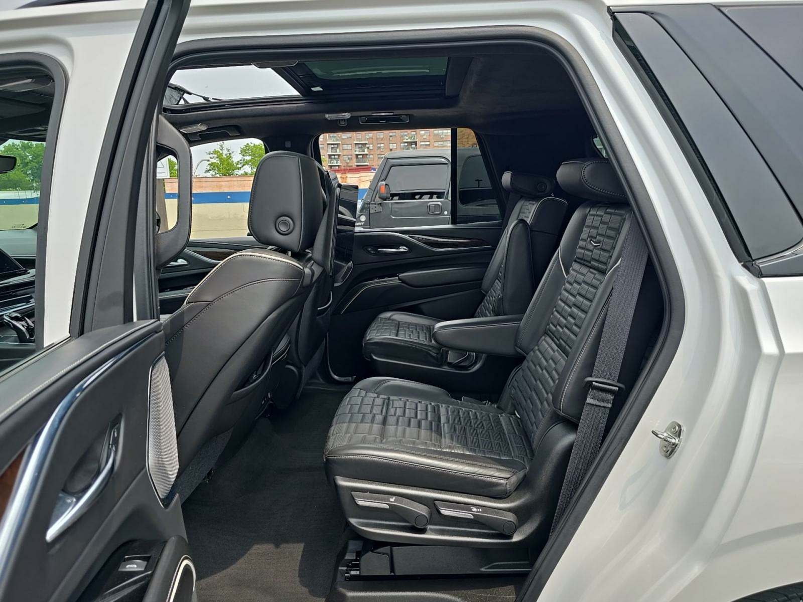 Автомобиль Cadillac Escalade Sport Platinum 1SH 2021 | GrandCar Автомобиль Cadillac Escalade Sport Platinum 1SH 2021 | GrandCar