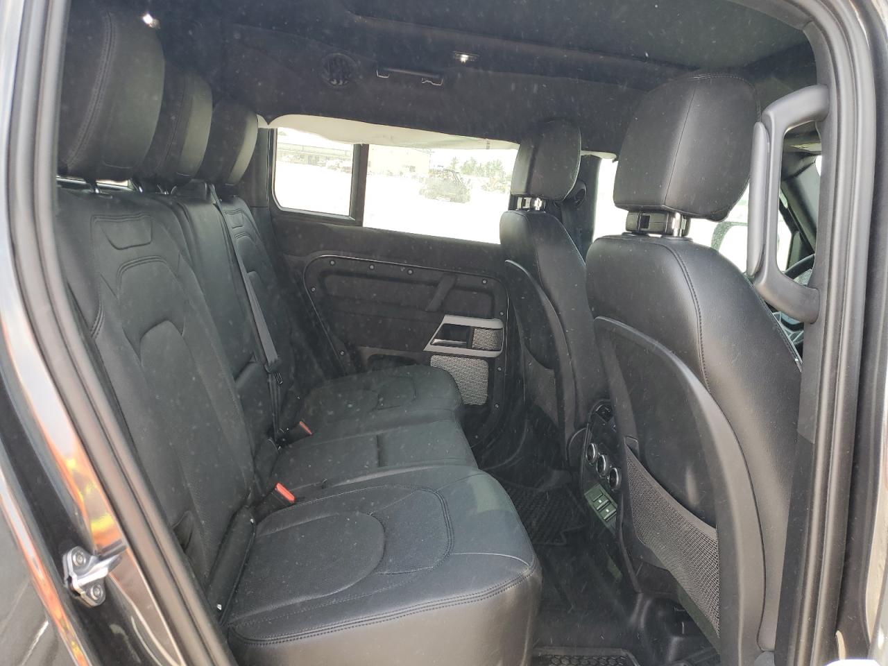 Автомобиль LAND ROVER DEFENDER 130 SE 2023 | GrandCar Автомобиль LAND ROVER DEFENDER 130 SE 2023 | GrandCar