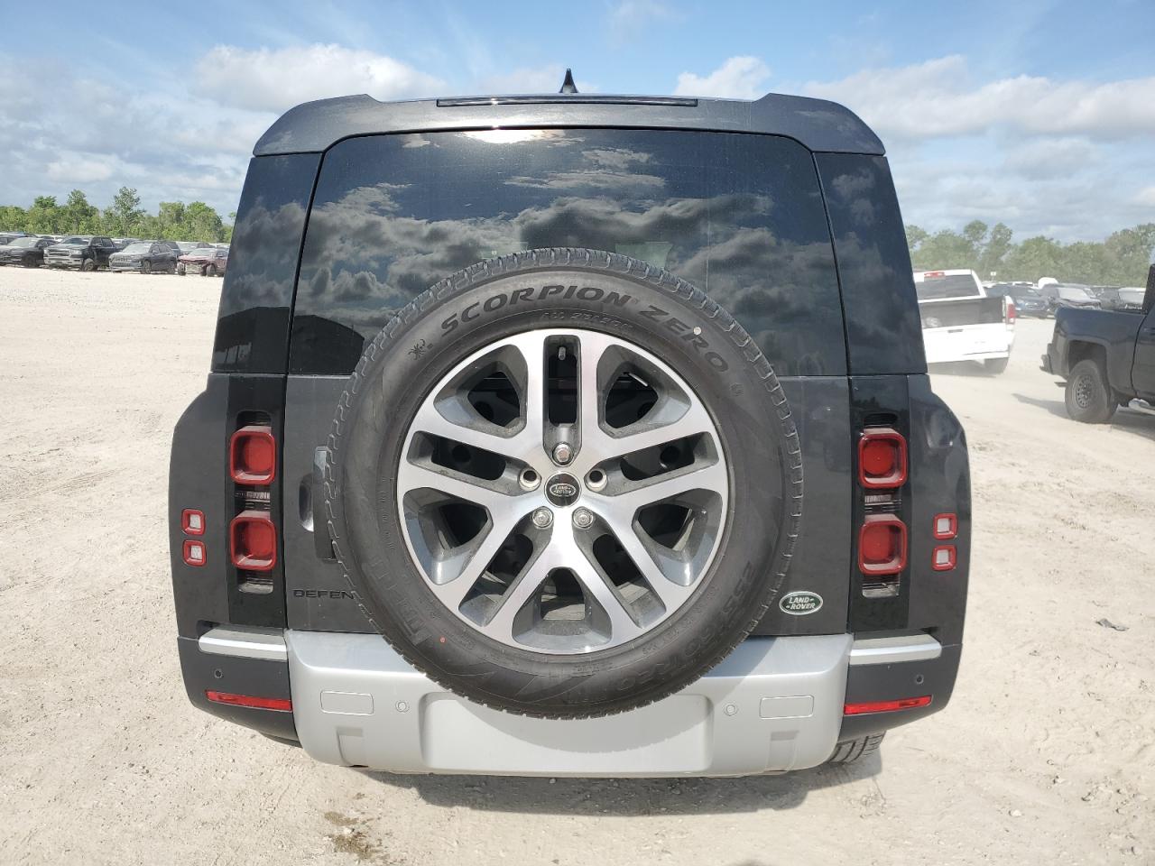 Автомобиль LAND ROVER DEFENDER 130 SE 2023 | GrandCar Автомобиль LAND ROVER DEFENDER 130 SE 2023 | GrandCar