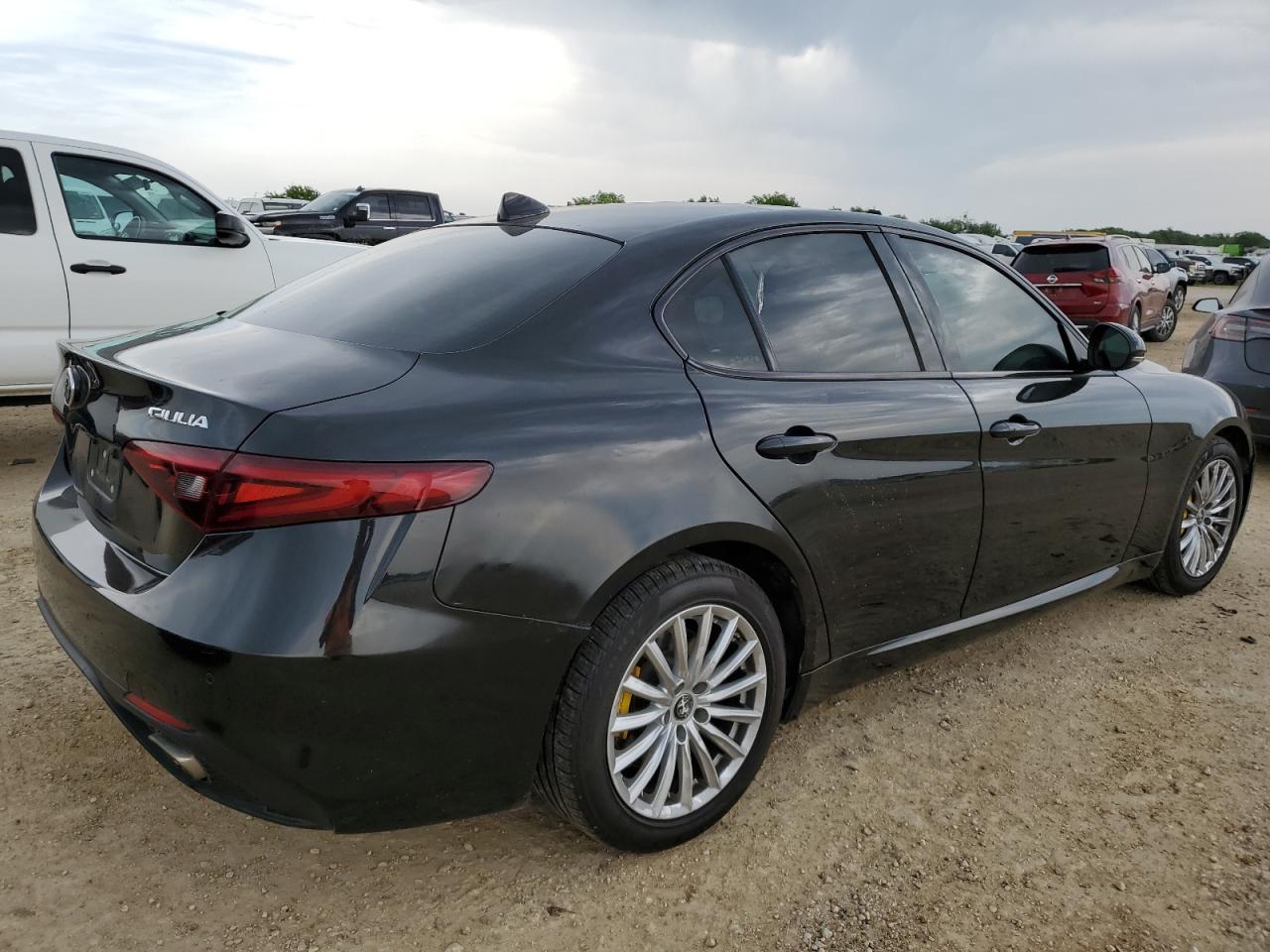 Автомобиль ALFA ROMEO GIULIA TI Q4 2018 | GrandCar Автомобиль ALFA ROMEO GIULIA TI Q4 2018 | GrandCar
