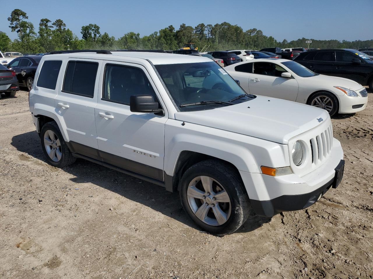 Автомобиль JEEP PATRIOT LATITUDE 2016 | GrandCar Автомобиль JEEP PATRIOT LATITUDE 2016 | GrandCar