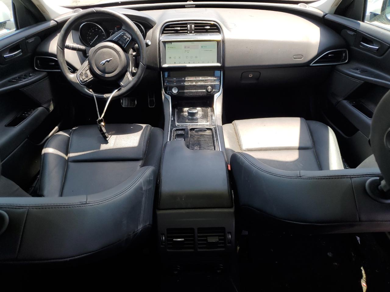 Автомобіль JAGUAR XE PREMIUM 2019 | GrandCar Автомобіль JAGUAR XE PREMIUM 2019 | GrandCar