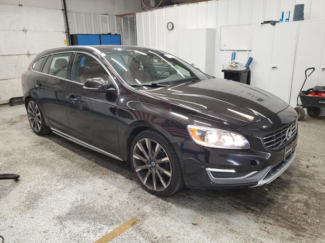 Автомобиль VOLVO V60 PREMIER 2015 | GrandCar Автомобиль VOLVO V60 PREMIER 2015 | GrandCar