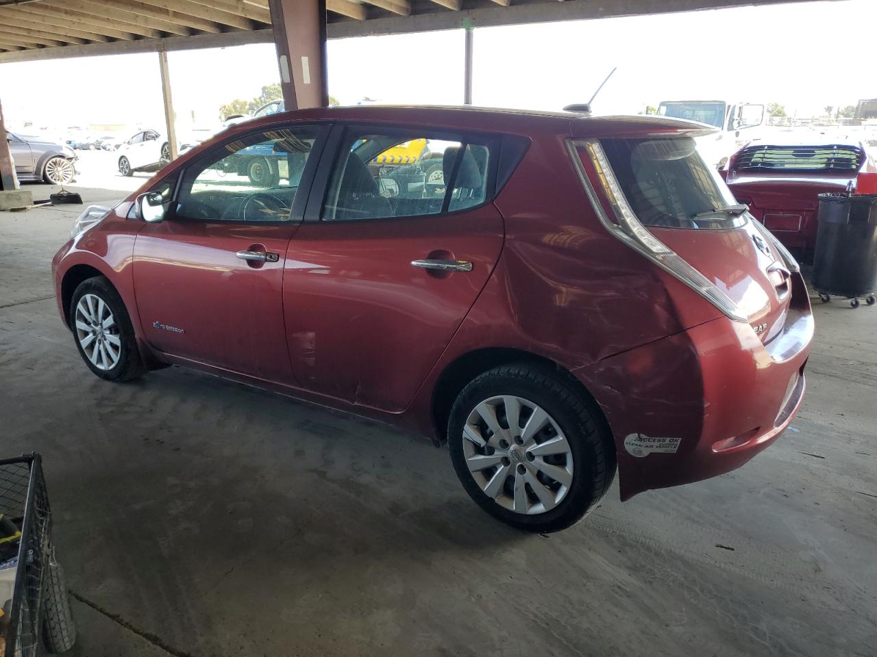 Автомобиль NISSAN LEAF S 2015 | GrandCar Автомобиль NISSAN LEAF S 2015 | GrandCar