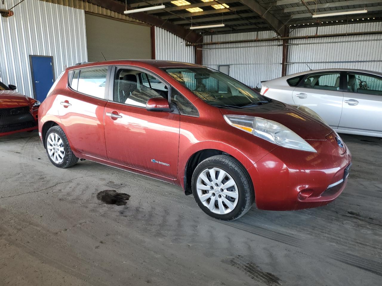 Автомобиль NISSAN LEAF S 2015 | GrandCar Автомобиль NISSAN LEAF S 2015 | GrandCar