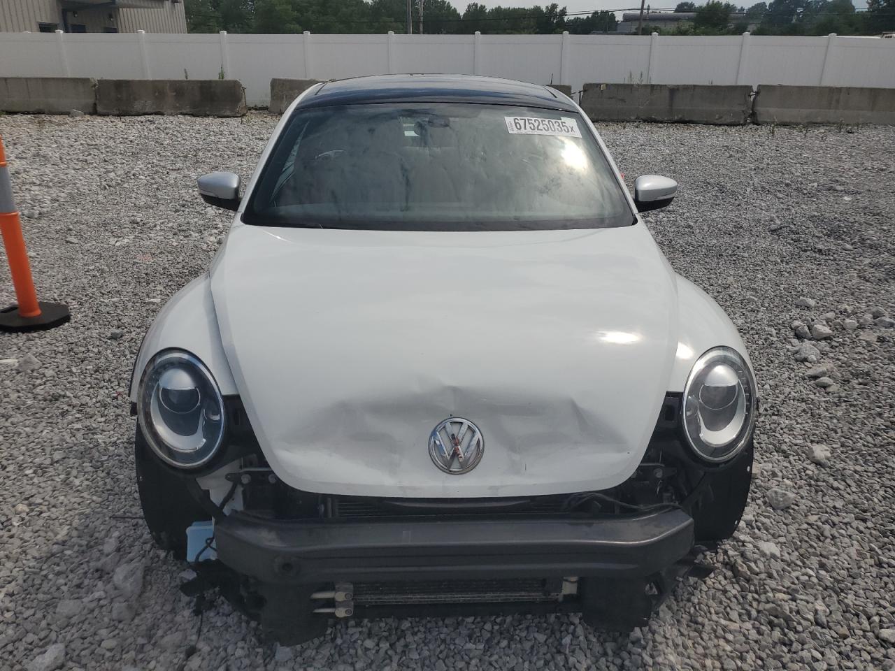 Автомобиль VOLKSWAGEN BEETLE DUNE 2016 | GrandCar Автомобиль VOLKSWAGEN BEETLE DUNE 2016 | GrandCar