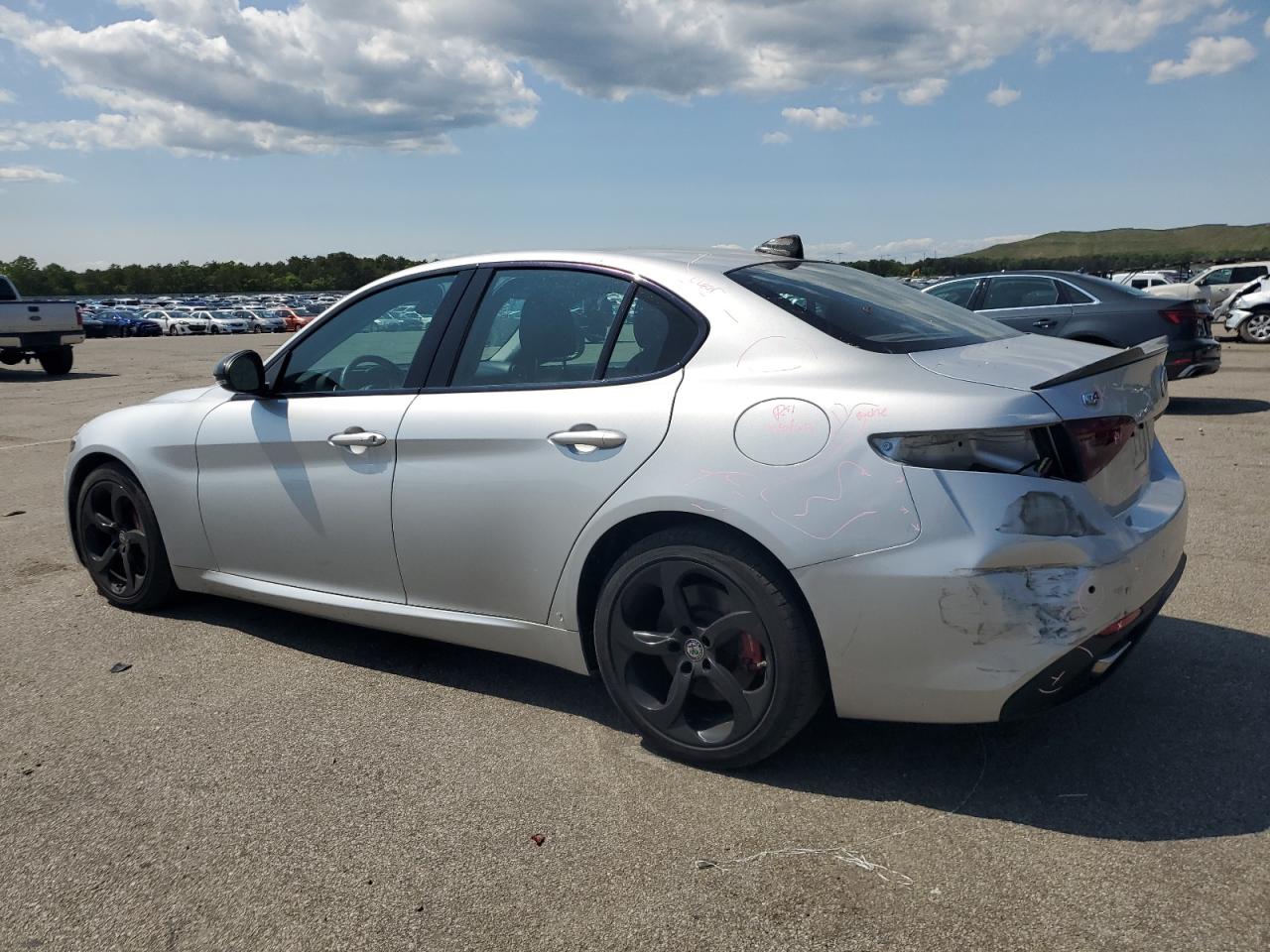 Автомобиль ALFA ROMEO GIULIA Q4 2017 | GrandCar Автомобиль ALFA ROMEO GIULIA Q4 2017 | GrandCar