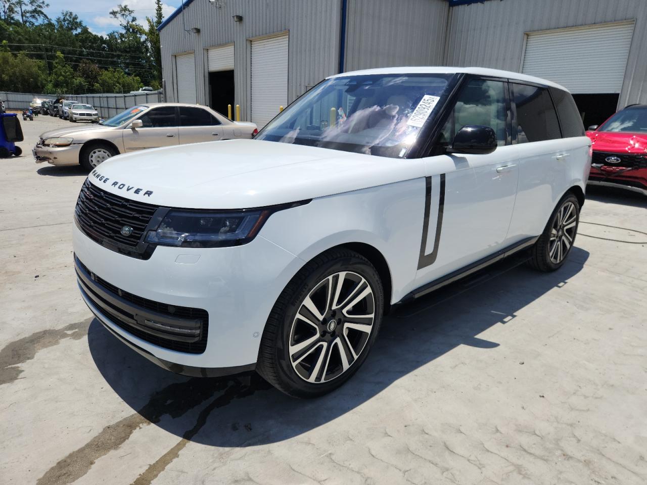 Автомобиль LAND ROVER RANGE ROVER SE 2023 | GrandCar