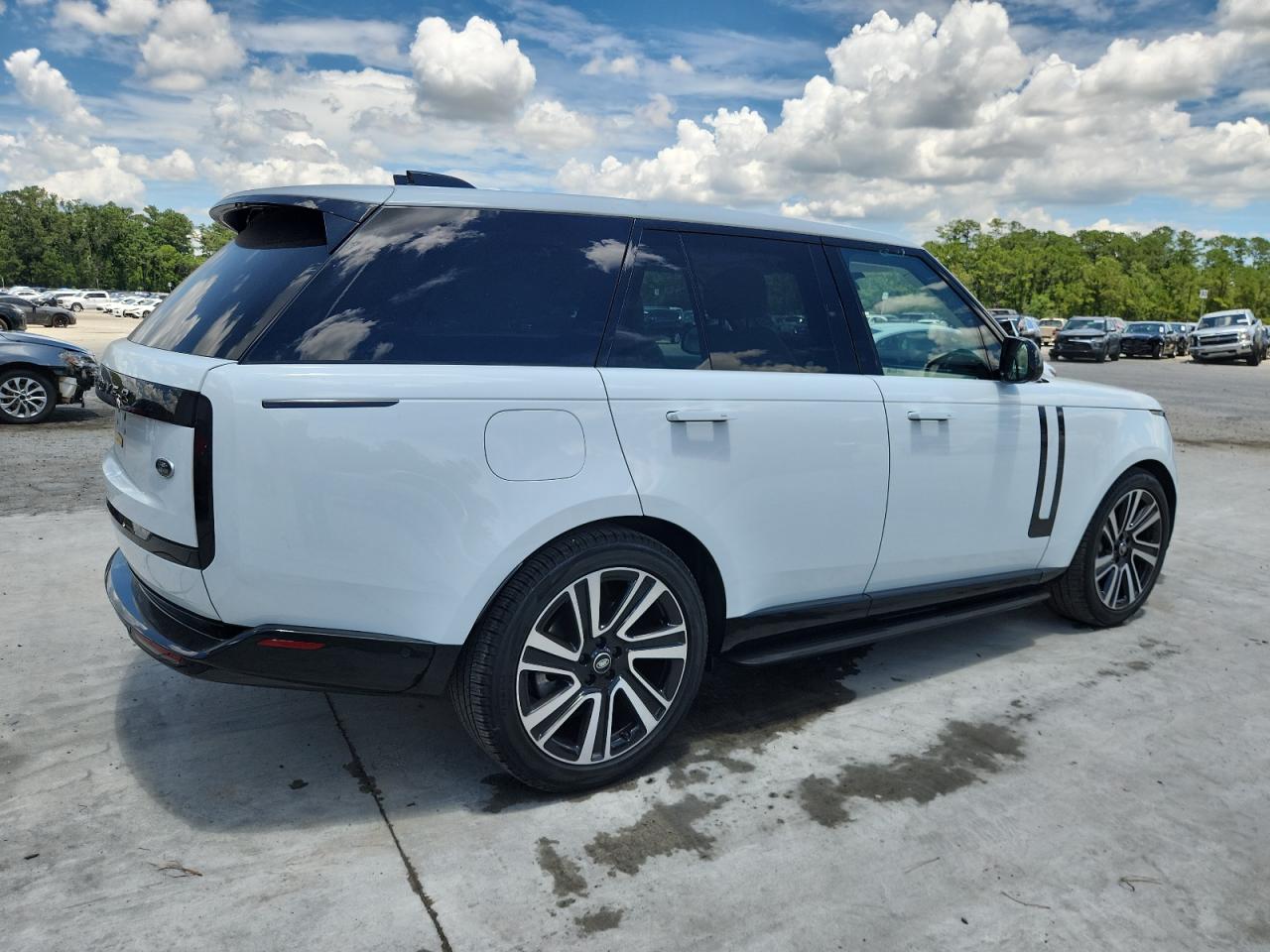 Автомобиль LAND ROVER RANGE ROVER SE 2023 | GrandCar Автомобиль LAND ROVER RANGE ROVER SE 2023 | GrandCar