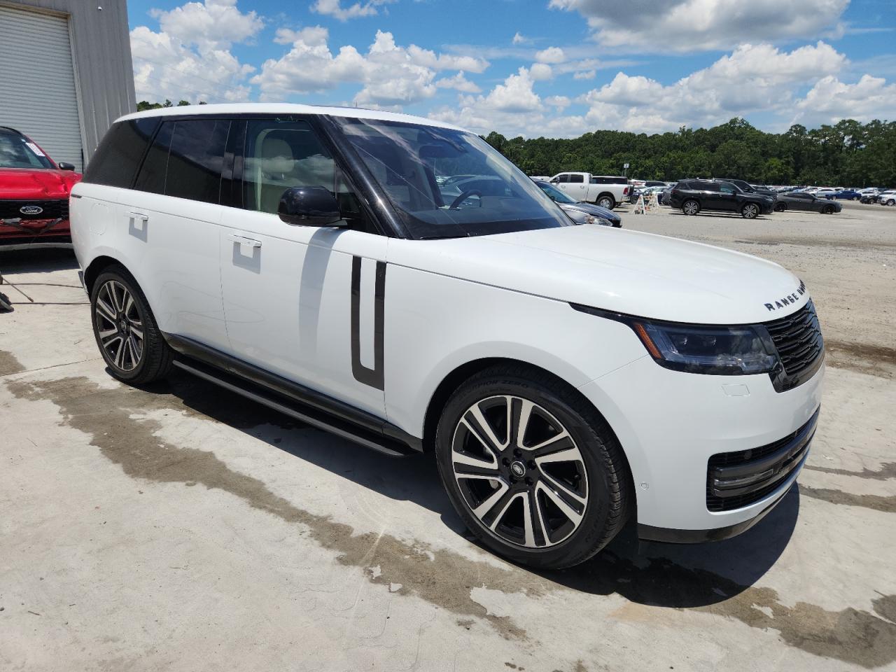 Автомобиль LAND ROVER RANGE ROVER SE 2023 | GrandCar Автомобиль LAND ROVER RANGE ROVER SE 2023 | GrandCar