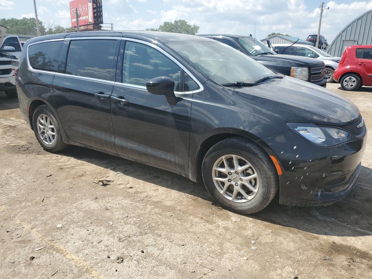 Автомобиль CHRYSLER VOYAGER LX 2023 | GrandCar Автомобиль CHRYSLER VOYAGER LX 2023 | GrandCar