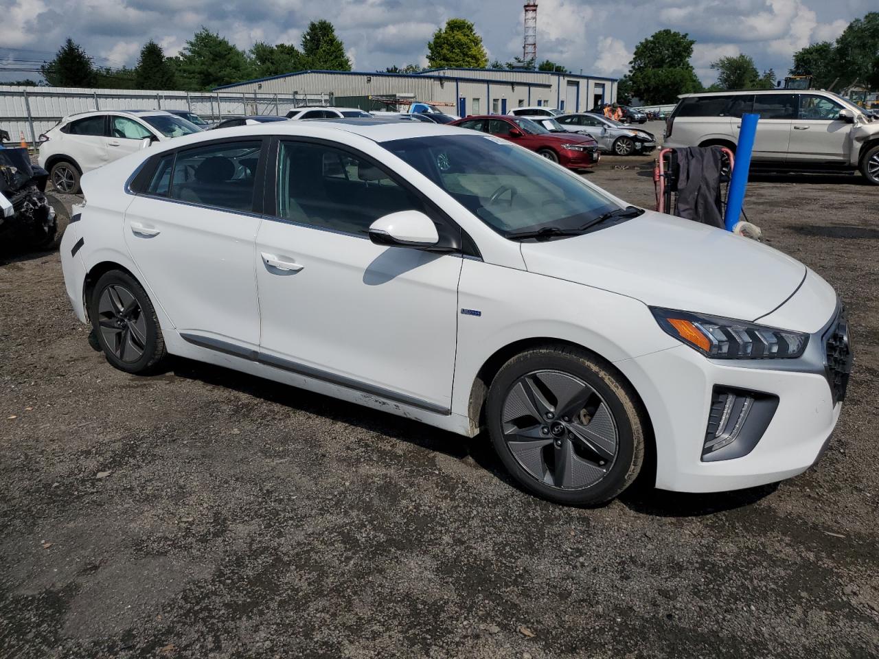 Автомобиль HYUNDAI IONIQ SEL 2020 | GrandCar Автомобиль HYUNDAI IONIQ SEL 2020 | GrandCar