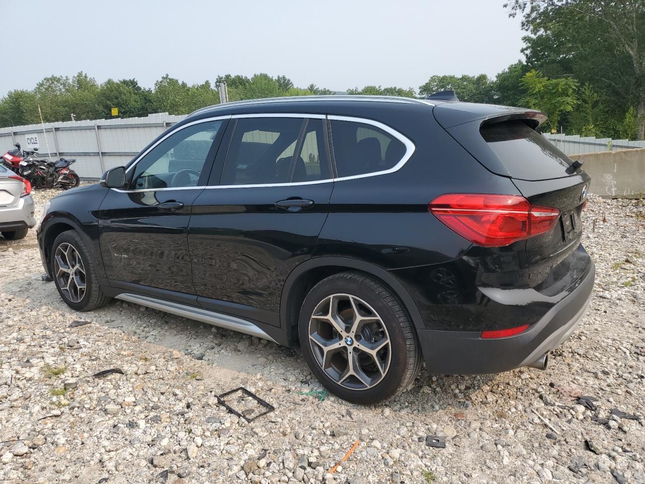 Автомобиль BMW X1 XDRIVE28I 2018 | GrandCar Автомобиль BMW X1 XDRIVE28I 2018 | GrandCar