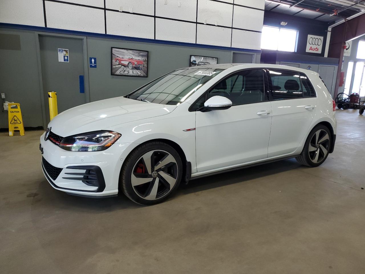 Автомобиль VOLKSWAGEN GTI S/SE 2018 | GrandCar