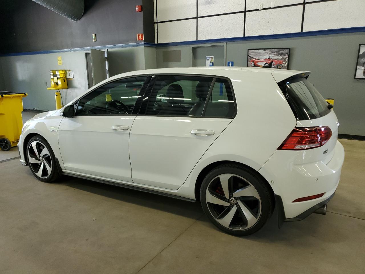 Автомобиль VOLKSWAGEN GTI S/SE 2018 | GrandCar Автомобиль VOLKSWAGEN GTI S/SE 2018 | GrandCar