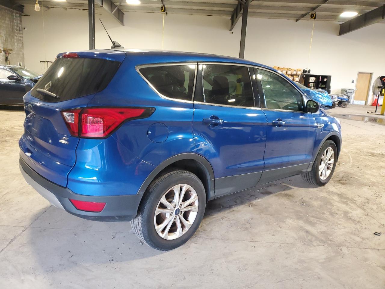 Автомобіль FORD ESCAPE SE 2019 | GrandCar Автомобіль FORD ESCAPE SE 2019 | GrandCar