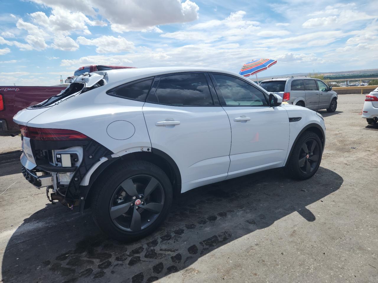 Автомобиль JAGUAR E-PACE CHECKERED FLAG 2020 | GrandCar Автомобиль JAGUAR E-PACE CHECKERED FLAG 2020 | GrandCar