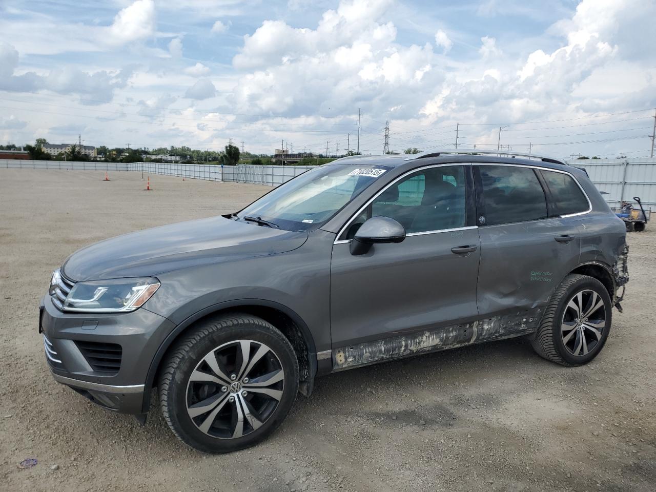 Автомобиль VOLKSWAGEN TOUAREG WOLFSBURG 2017 | GrandCar